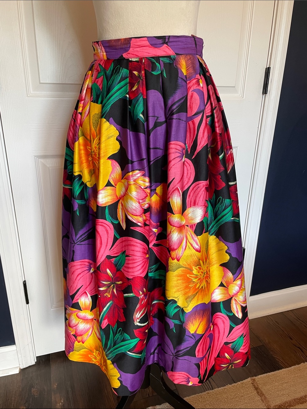 Vintage Tweedsbury Bold Floral Midi Skirt Black Multi Side Pockets Size 8